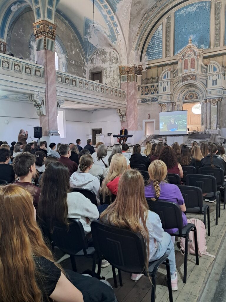 LM6